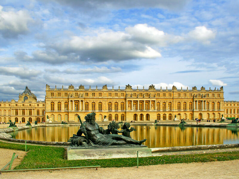 Görkemli Paris ve İncileri 3 Gece - THY ile 30 Nisan Hareket (01 Mayıs Özel) AT1180
