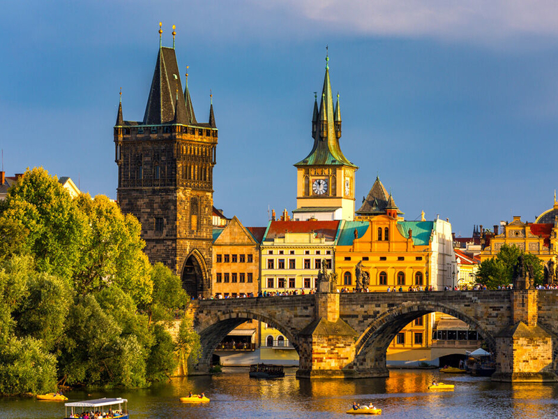 Uçaklı Orta Avrupa Masalı Turu Ajet Havayolları ile 7 Gece 8 Gün 2026 Dönemi