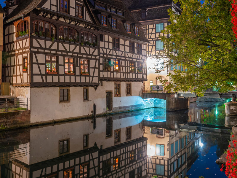 İzmir`den Direkt Hareket Görkemli Rüya Üçgeni Almanya - Fransa - İsviçre 3 Gece - SunExpress ile 23 ve 30 Nisan Hareket (İlkbahar Dönemi) AT1292