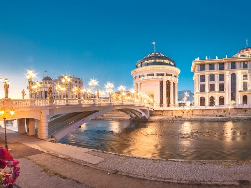 Balkan Güzelleri Ajet Havayolları ile Kosova Makedonya Turu